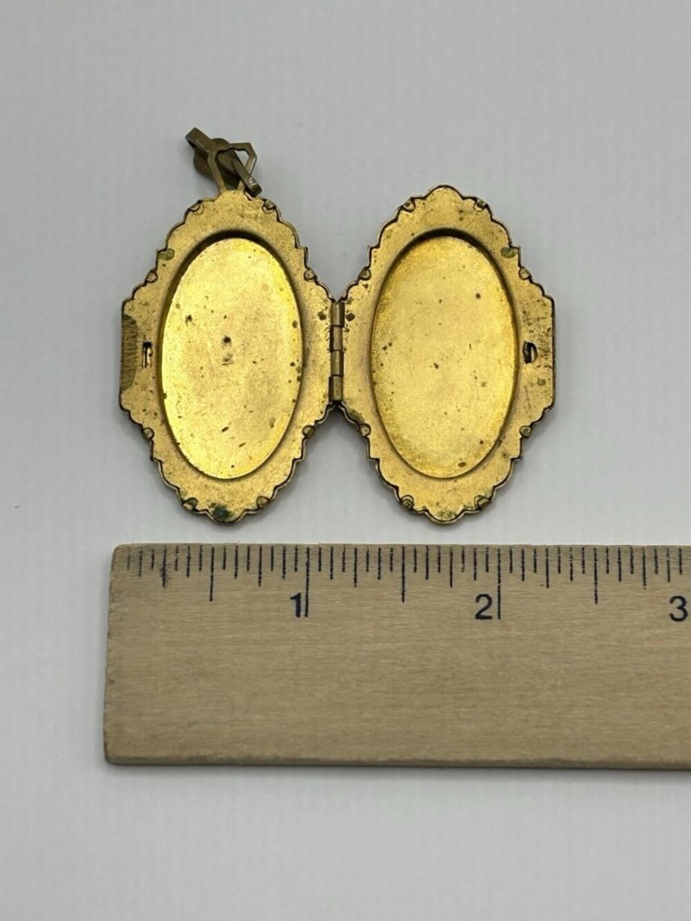 Antique Locket Cottagecore Art Deco Basket Flowers Gold Tone Large Pendant Love - Picture 8 of 12